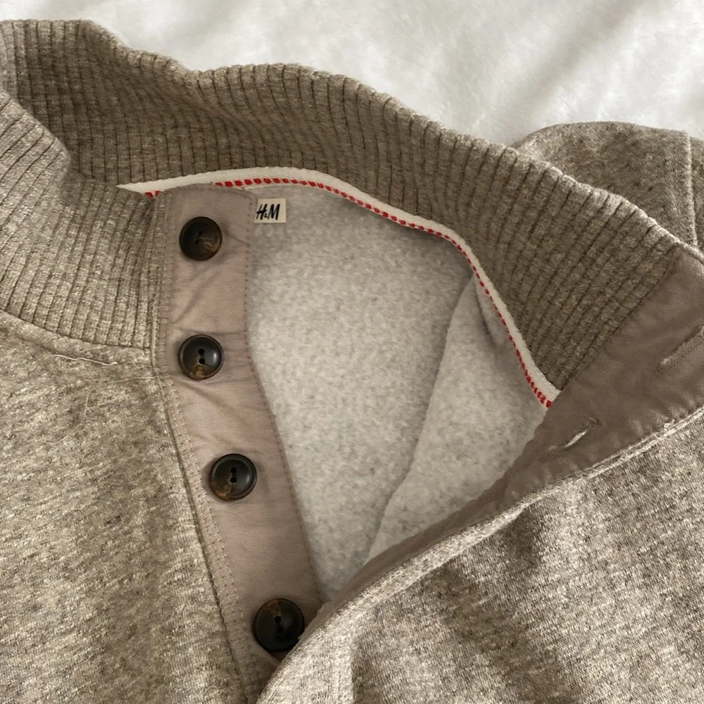 H&M taupe sporty turtleneck sweater - Picture 10 of 17